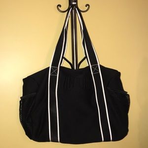 PINK VICTORIA SECRET VS black white duffle bag